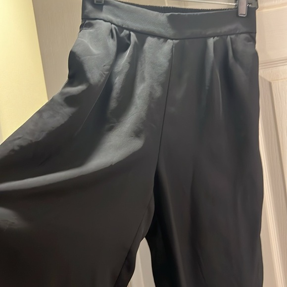 H&M Black Polyester Wide Leg Crop Pants - Picture 7 of 16